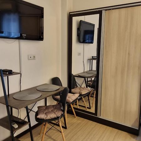 Central & Comfy, Peaceful Apt In Яссы Экстерьер фото