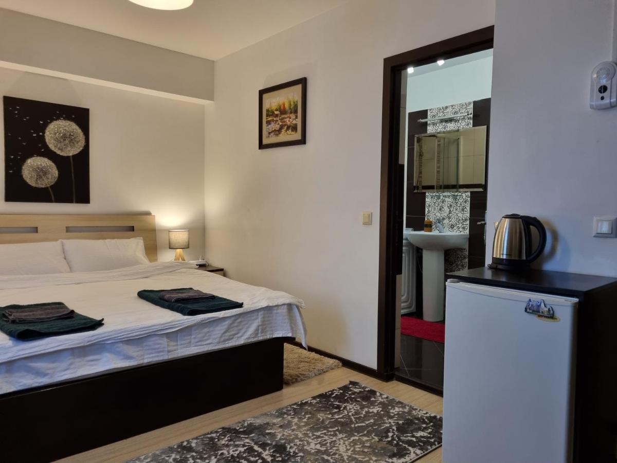 Central & Comfy, Peaceful Apt In Яссы Экстерьер фото